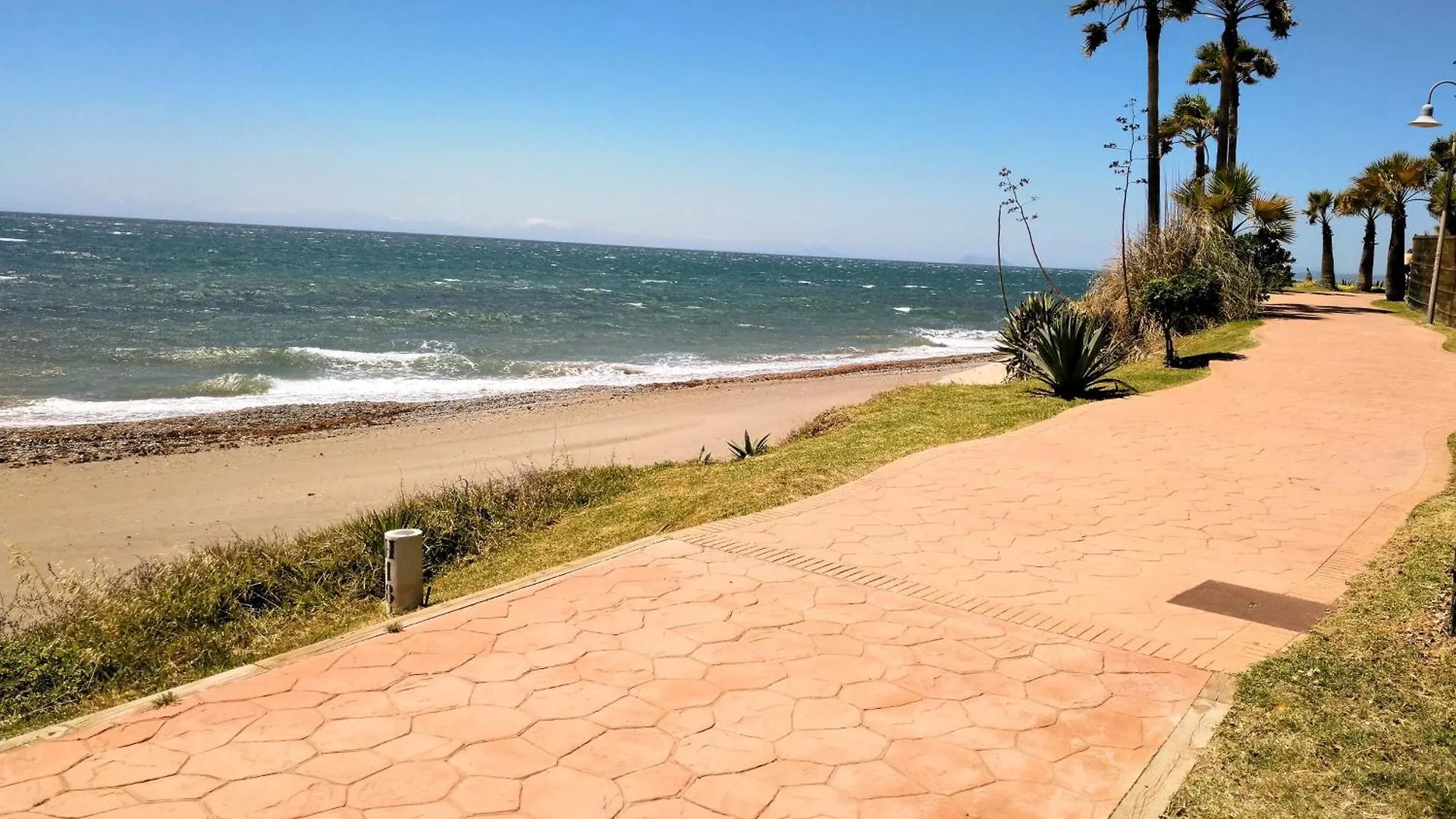 Sunflower Beach House Estepona Apartament
