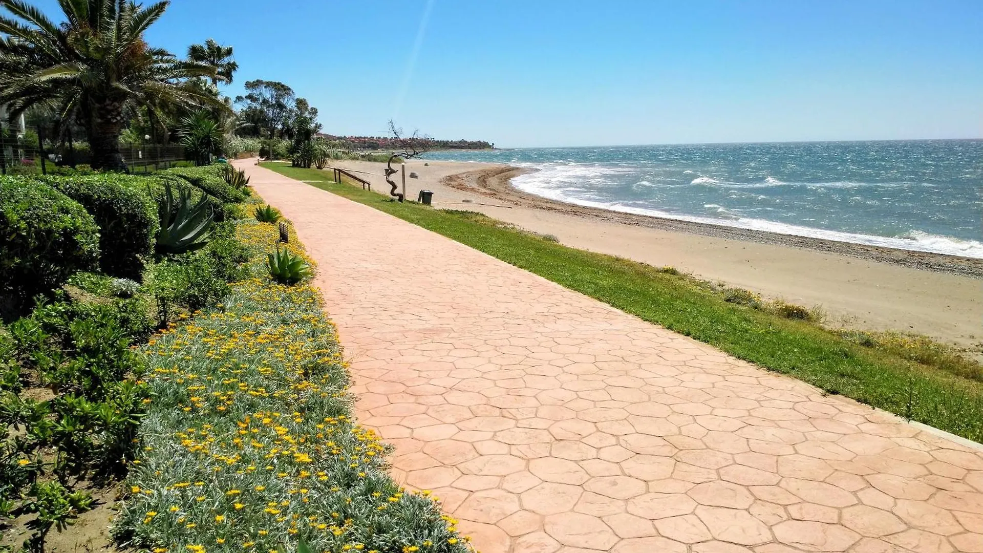 Sunflower Beach House Estepona 0*,  Spanien