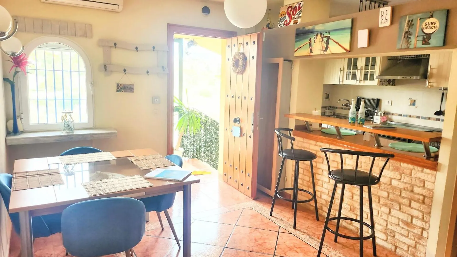 Lägenhet Sunflower Beach House Estepona